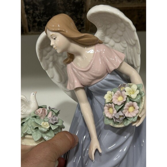 2006 Porcelain Handpainted Angel & Dove Members Mark Holiday Collection Decor - Picture 8 of 10